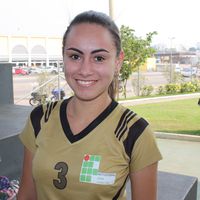 A estudante Daniele Souza Ribeiro do IFGO, atleta de handebol